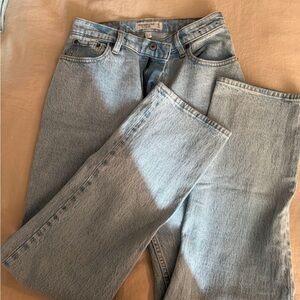 Abercrombie & Fitch Curve Love Ultra High Rise 90s Straight Jean